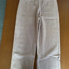 ピンクのジーンズの画像