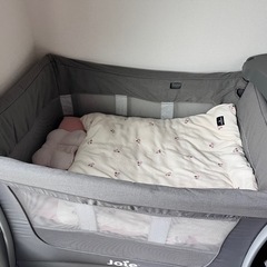 joie ベビーベッド　の画像