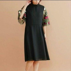 【美品・廃盤品】メルロープリュス　花刺繍レーススリーブワンピースの画像