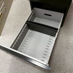 OFFICE スティール製　引き出し ブラック　美品 高さ60.5cm　　　幅　　40cm   奥行　58.5cmの画像