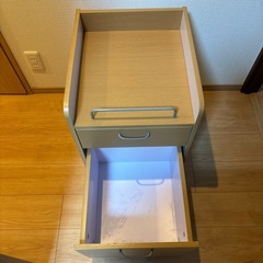 【決まりました】キャスター付き引き出し　中古の画像