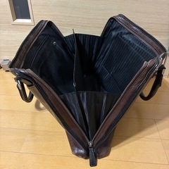 TAKEO KIKUCHI ブラウンレザー ビジネスバッグの画像