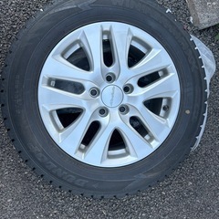 ホンダベゼル冬タイヤ4本の画像