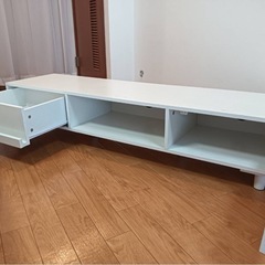 テレビボードの画像