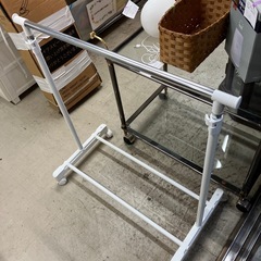 I 2511-277 キャスター付き　ハンガーラック　キズ汚れ有りの画像