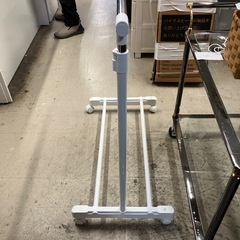 I 2511-277 キャスター付き　ハンガーラック　キズ汚れ有りの画像