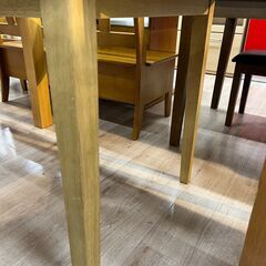 ジモティー割引🏷️【ジャングルジャングル 岸和田和泉インター店】丸型 ダイニングテーブル 和泉市 堺市 岸和田市 泉大津市 高石市 泉北郡熊取町の画像