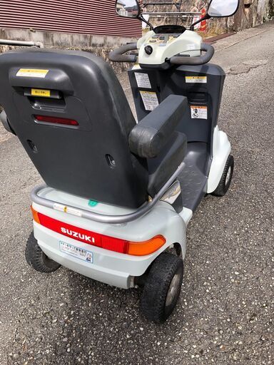 ☆彡⑤１年保証付き!!!バッテリー新品! スズキ・電動車いす・車椅子・新型セニアカー!シニアカー!!介護用品。すぐに乗れます。免許不要