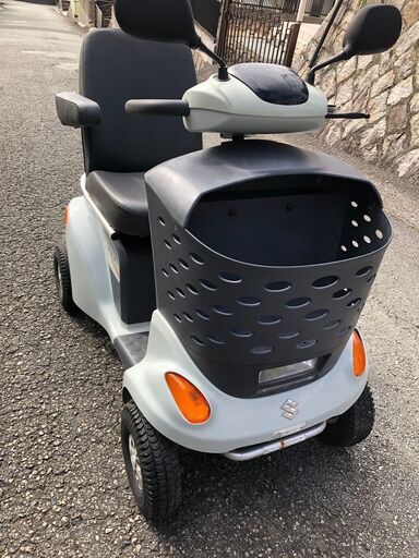 ☆彡⑤１年保証付き!!!バッテリー新品! スズキ・電動車いす・車椅子・新型セニアカー!シニアカー!!介護用品。すぐに乗れます。免許不要