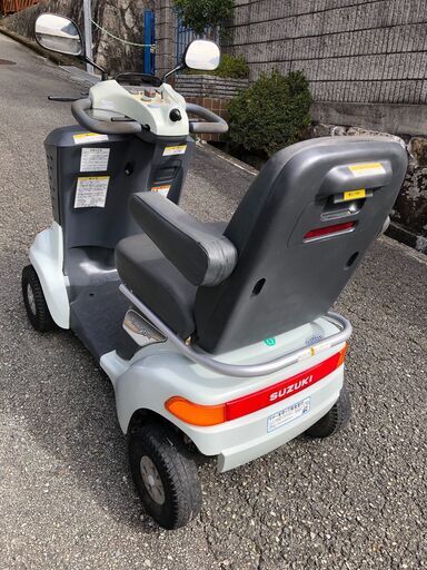 ☆彡⑤１年保証付き!!!バッテリー新品! スズキ・電動車いす・車椅子・新型セニアカー!シニアカー!!介護用品。すぐに乗れます。免許不要