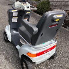 ☆彡⑤１年保証付き!!!バッテリー新品! スズキ・電動車いす・車椅子・新型セニアカー!シニアカー!!介護用品。すぐに乗れます。免許不要。操作簡単!!免許返納!!激安!絶対お得です♪の画像