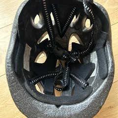 ヘルメット  児童用 黒赤系 自転車／一輪車の画像