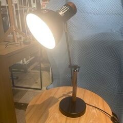 デスクランプ　ニトリ製　ワークライトの画像