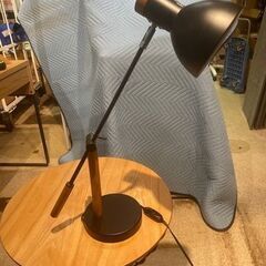 デスクランプ　ニトリ製　ワークライトの画像