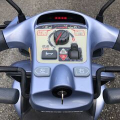 ☆彡⑥１年保証付き!!!バッテリー新品! スズキ・電動車いす・車椅子・セニアカー!シニアカー!!介護用品。すぐに乗れます。免許不要。操作簡単!!免許返納!!激安!絶対お得です♪の画像