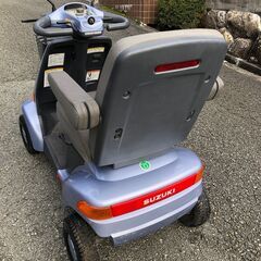 ☆彡⑥１年保証付き!!!バッテリー新品! スズキ・電動車いす・車椅子・セニアカー!シニアカー!!介護用品。すぐに乗れます。免許不要。操作簡単!!免許返納!!激安!絶対お得です♪の画像