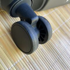 【リユースショップスパークル】スーツケース　No.115　キャリーバッグ　グレー　ダイヤル錠付き　キャリーケース　配送可能♪の画像