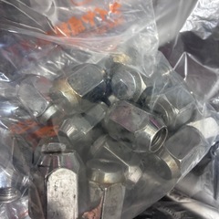  スタッドレスタイヤ-4本セット225/65R17 
の画像