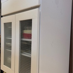 万能食器棚🍽️コロタイヤ付（ロック可能）✨美品✨縦845×横幅600×奥行425mm 値下げしました‼︎の画像