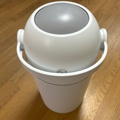 Pigeon オムツ　ゴミ箱　　の画像