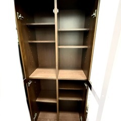 ガラス扉付きキャビネット / 飾り棚 / ダークブラウン / 幅70×高さ184の画像