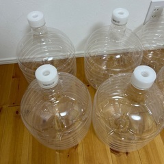 ウォーターサーバー　空ボトル 15個セットの画像