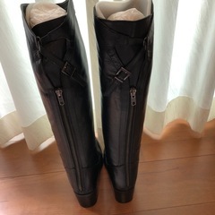 レザー ブラック ロングブーツの画像