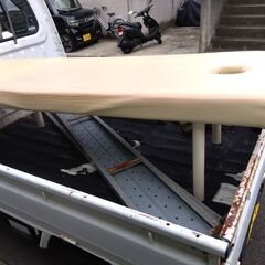 マッサージの施術ベッドの画像