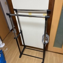 ハンガーラックの画像