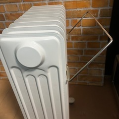 🎀電気オイルヒーター🎀お部屋全体を暖めます💓乾燥しにくい❣️⭐️動作確認済み⭐️の画像