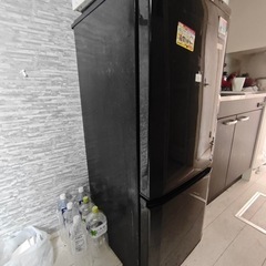 「急募11/12から11/20まで」三菱ノンフロン冷凍冷蔵庫-146Lの画像