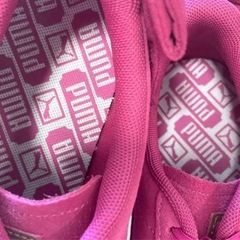 PUMA リボン スニーカーの画像