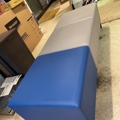 ソファベンチ　スツールタイプのベンチ　待合室　　QUON Brick3Pの画像