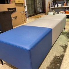 ソファベンチ　スツールタイプのベンチ　待合室　　QUON Brick3Pの画像