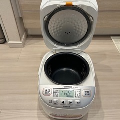 象印　炊飯器 3合炊き　の画像