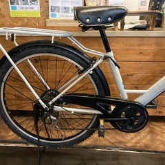 【前後タイヤ・チューブ新品！マウンテンタイヤ】 LEDオートライト　6段変速　26インチ自転車　マットライトグレーの画像