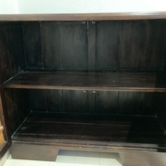 アジアンテイストのキャビネットの画像