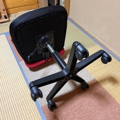 オフィスチェア / メッシュチェア / レッド×ブラック / 椅子 の画像