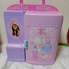 リカちゃんドレスルーム＆リカちゃん人形など10体セットの画像