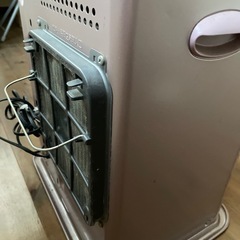 お話中　石油ファンヒーター&灯油ポリタンクの画像