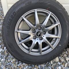 YOKOHAMA製の15インチスタッドレスタイヤ4本セット✨の画像