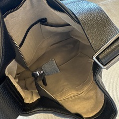 黒レザー　ショルダーバッグの画像