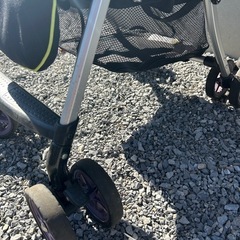 ベビーカー　黒の画像