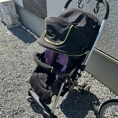 ベビーカー　黒の画像