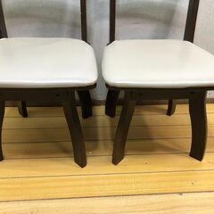 ニトリ NITORI 木製 ダイニングチェア 回転椅子 2脚　ブラウン 合皮 座面クッション 日東工芸製 国産品 食卓椅子 木製家具 椅子　【糸島市内 送料無料】251112-5の画像