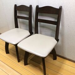 ニトリ NITORI 木製 ダイニングチェア 回転椅子 2脚　ブラウン 合皮 座面クッション 日東工芸製 国産品 食卓椅子 木製家具 椅子　【糸島市内 送料無料】251112-5の画像