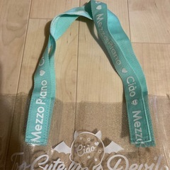 透明なカバンの画像