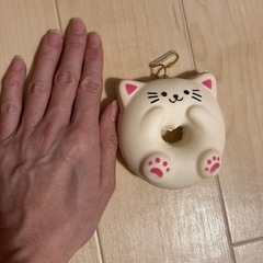 ふわふわ猫のマスコットの画像