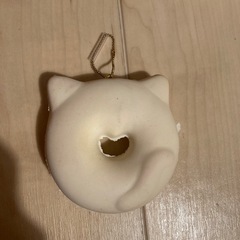 ふわふわ猫のマスコットの画像