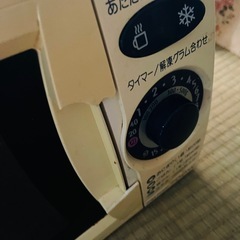 中古👑SHARP 電子レンジ 取っ手部分割れの画像